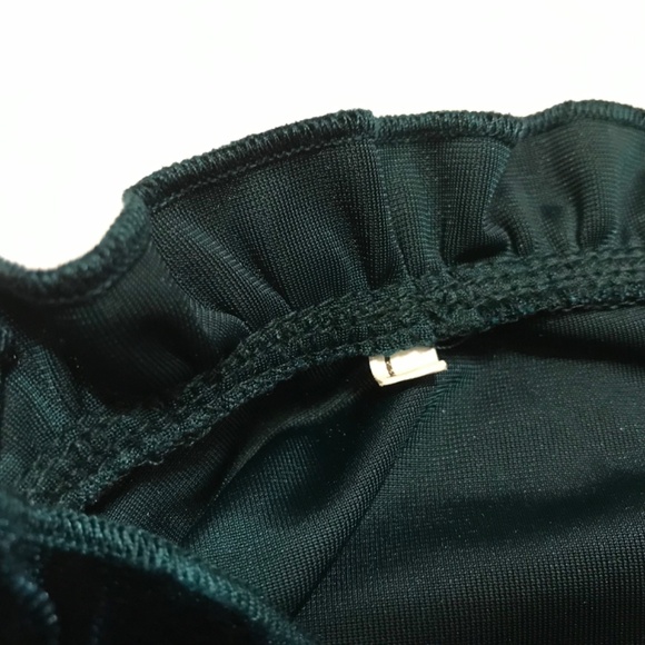 Green velvet long sleeved top embellished with ruffles at wrists & collar (L) - Picture 12 of 16